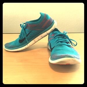 Nike Flyknit Free Run